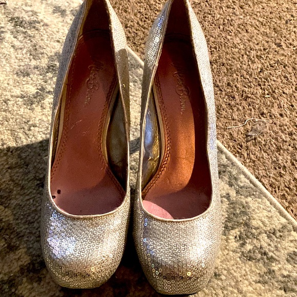Women’s size 10 sequin heels - Picture 1 of 3